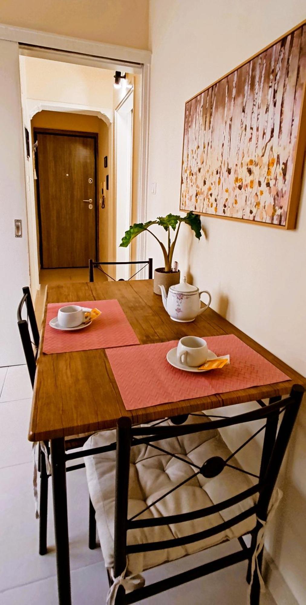Next To Metro! Bright Apartment With Fully Equipped Kitchen Афины Экстерьер фото