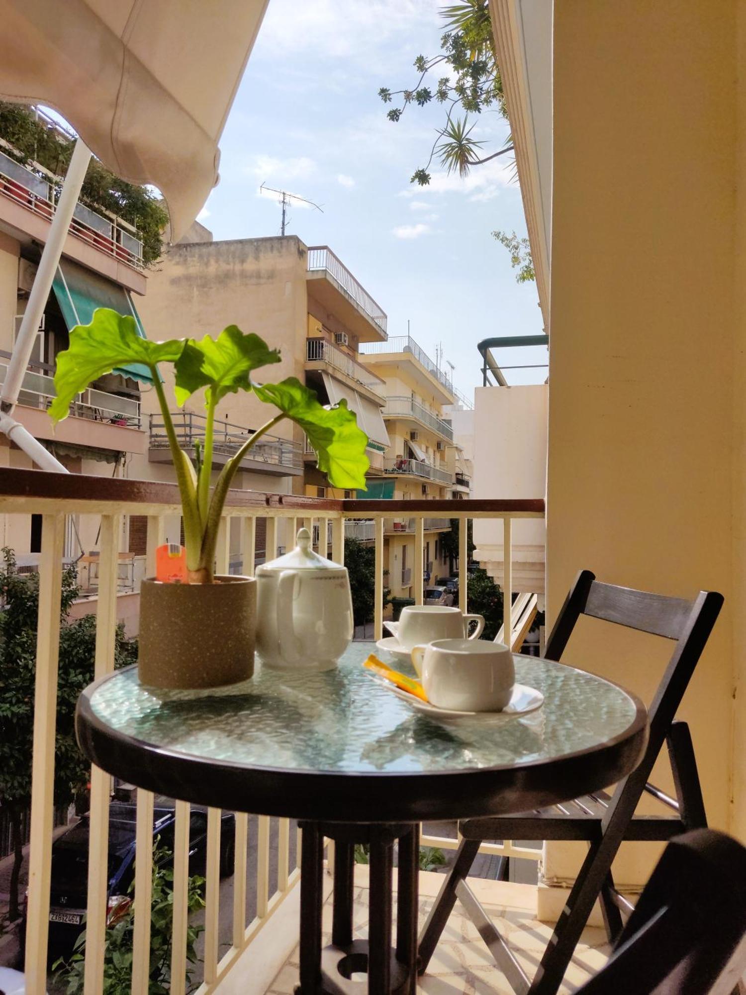 Next To Metro! Bright Apartment With Fully Equipped Kitchen Афины Экстерьер фото